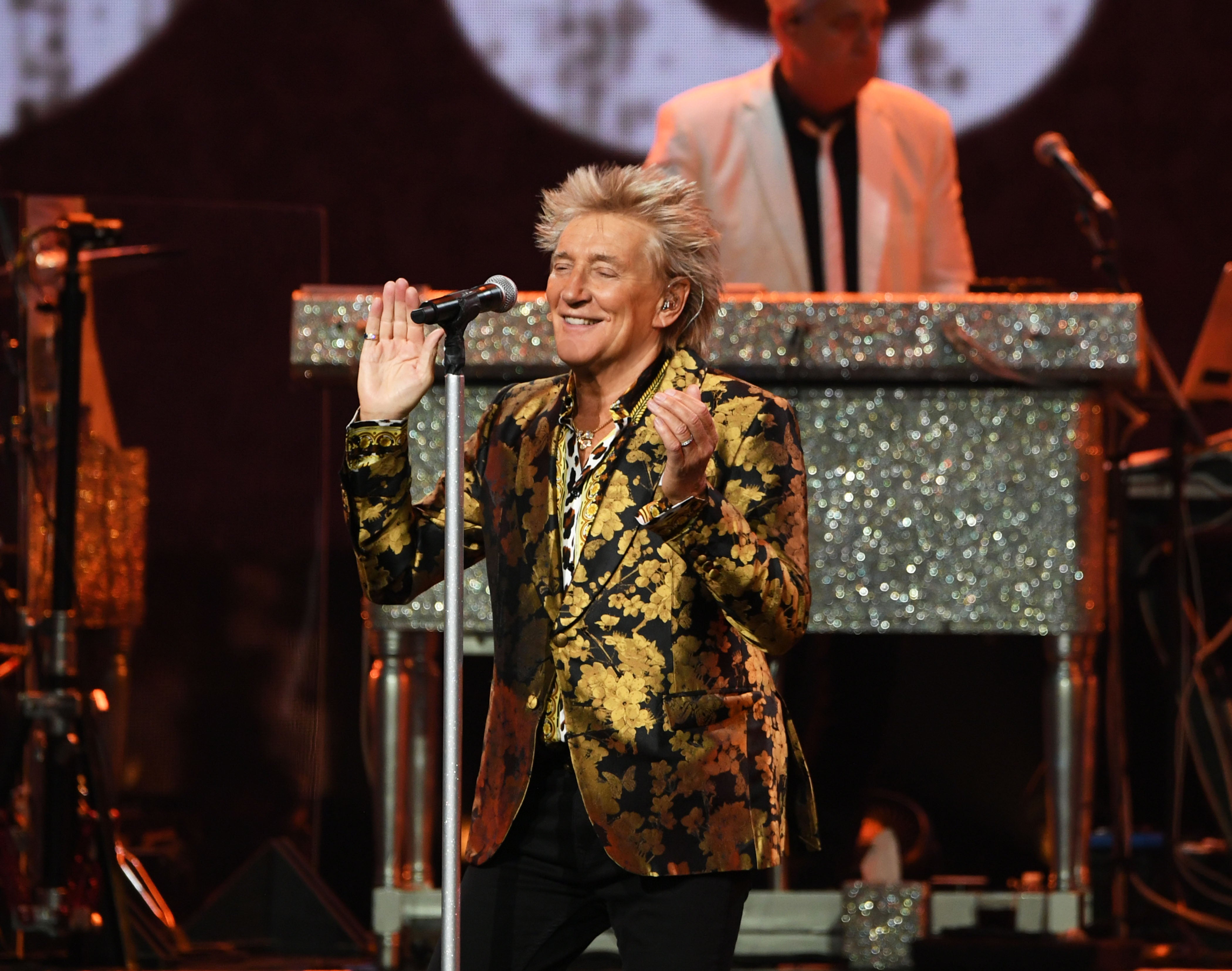 ROD STEWART’S BEST SELLING ‘ONE LAST TIME’ TOUR EXTENDS INTO 2026
